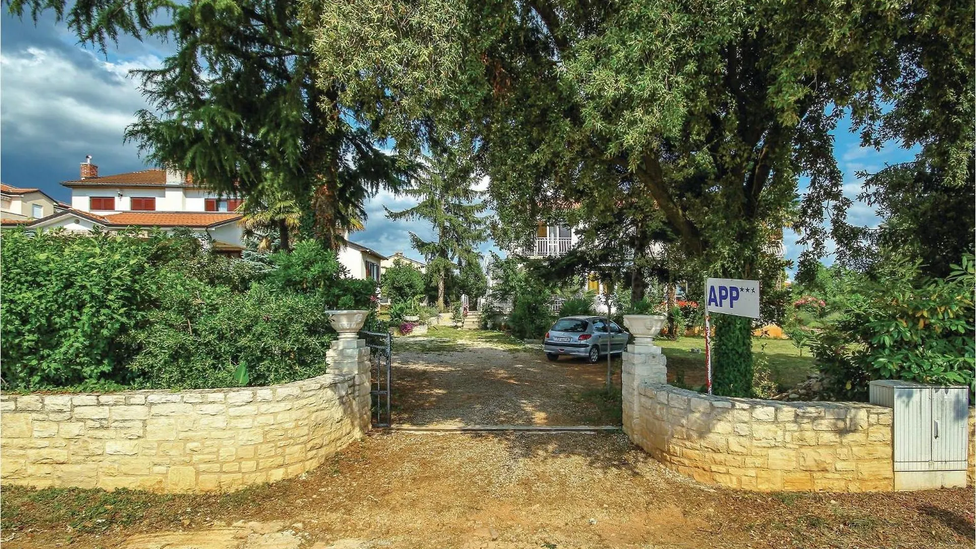 Beautiful Apartment In Umag With Wifi